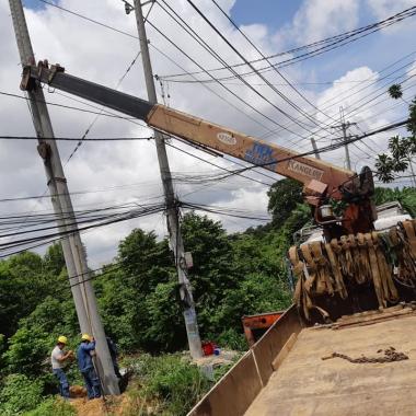 Dịch Vụ Xe Cẩu G&iacute;a Rẻ TPHCM - Vận Tải Quang Tiến