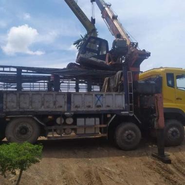 Xe Cẩu Vận Chuyển H&agrave;ng Ho&aacute; | Vận Tải Quang Tiến
