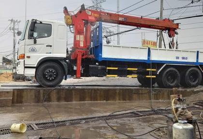 hình ảnh H&igrave;nh Thức Cho Thu&ecirc; Xe Cẩu Của Vận Tải Quang Tiến