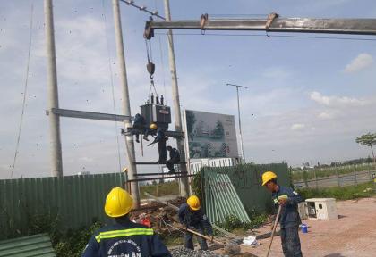 hình ảnh Dịch Vụ Cho Thu&ecirc; Xe Cẩu 100 Tấn Gi&aacute; Rẻ 