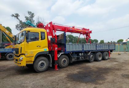 hình ảnh Xe Cẩu H&agrave;ng Quận 5