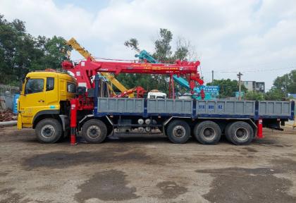 hình ảnh Xe Cẩu H&agrave;ng Quận 4