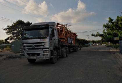 hình ảnh Thu&ecirc; Xe Cẩu Loại Nhỏ TPHCM Gi&aacute; Rẻ 