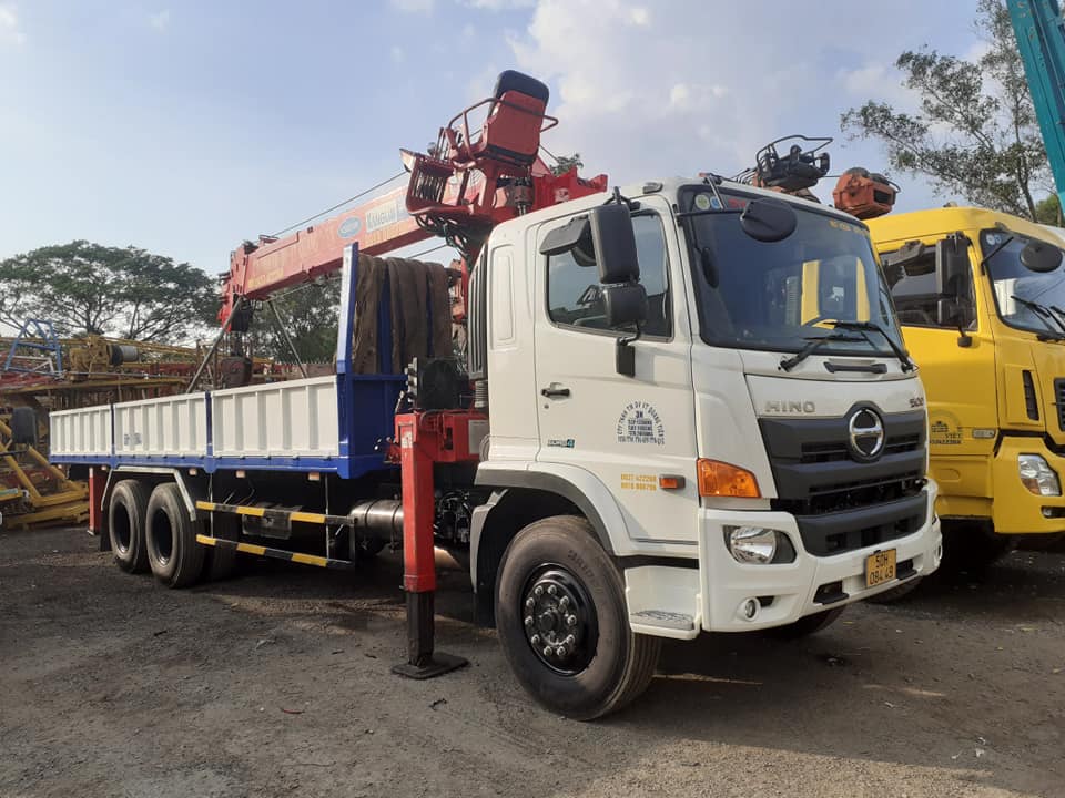 giá vận chuyển hàng bằng xe cẩu