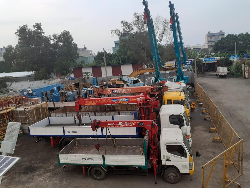 vận chuyển hàng bằng xe cẩu hàng